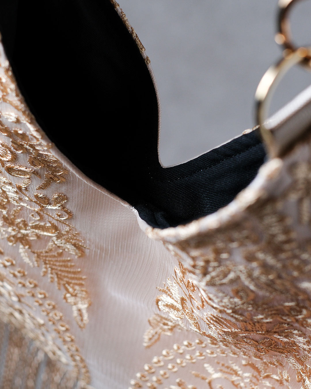 Triangle Tote - トライアングルトート - Beige – little seeds