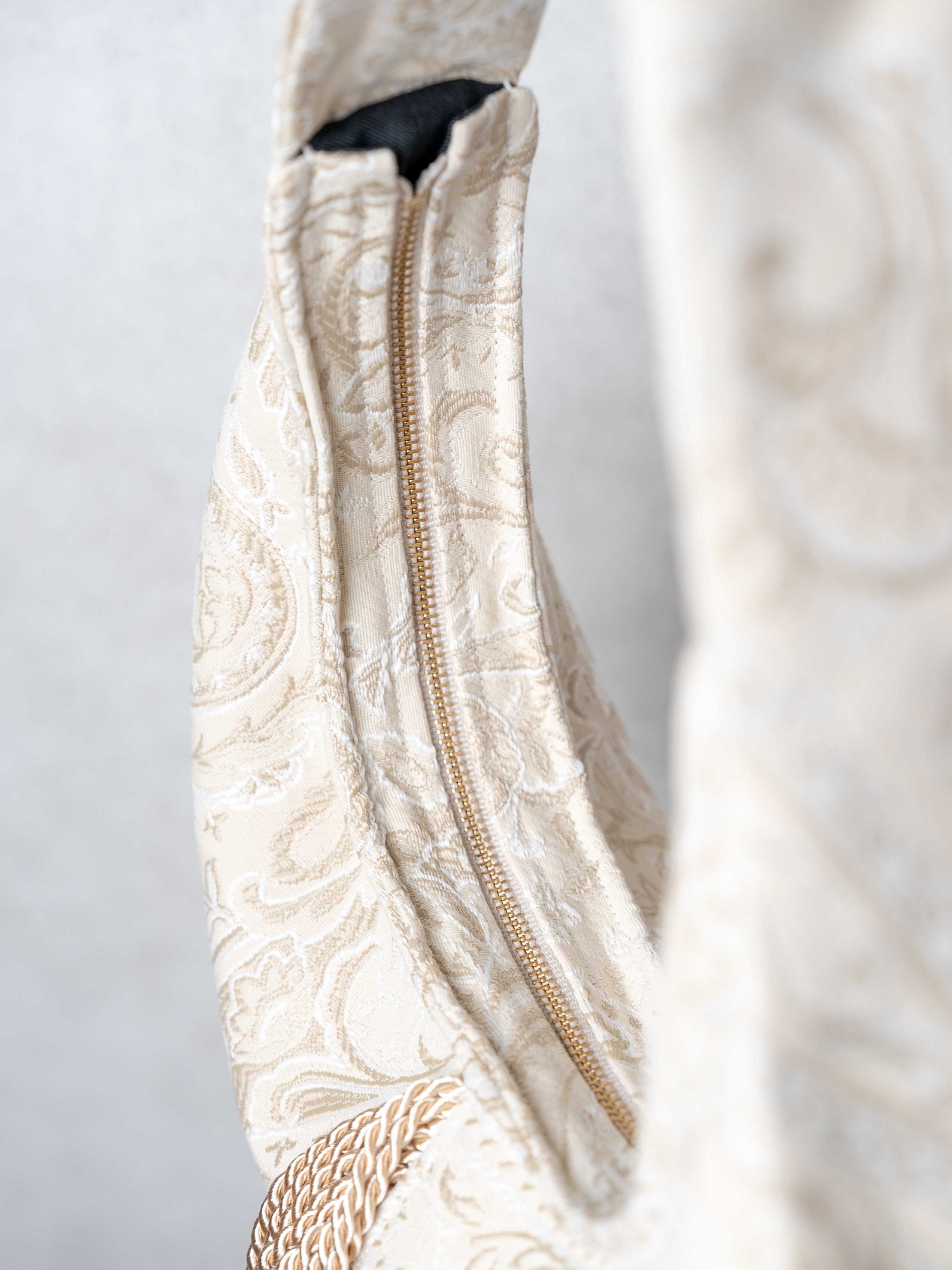 Half Moon -ハーフムーン- – little seeds