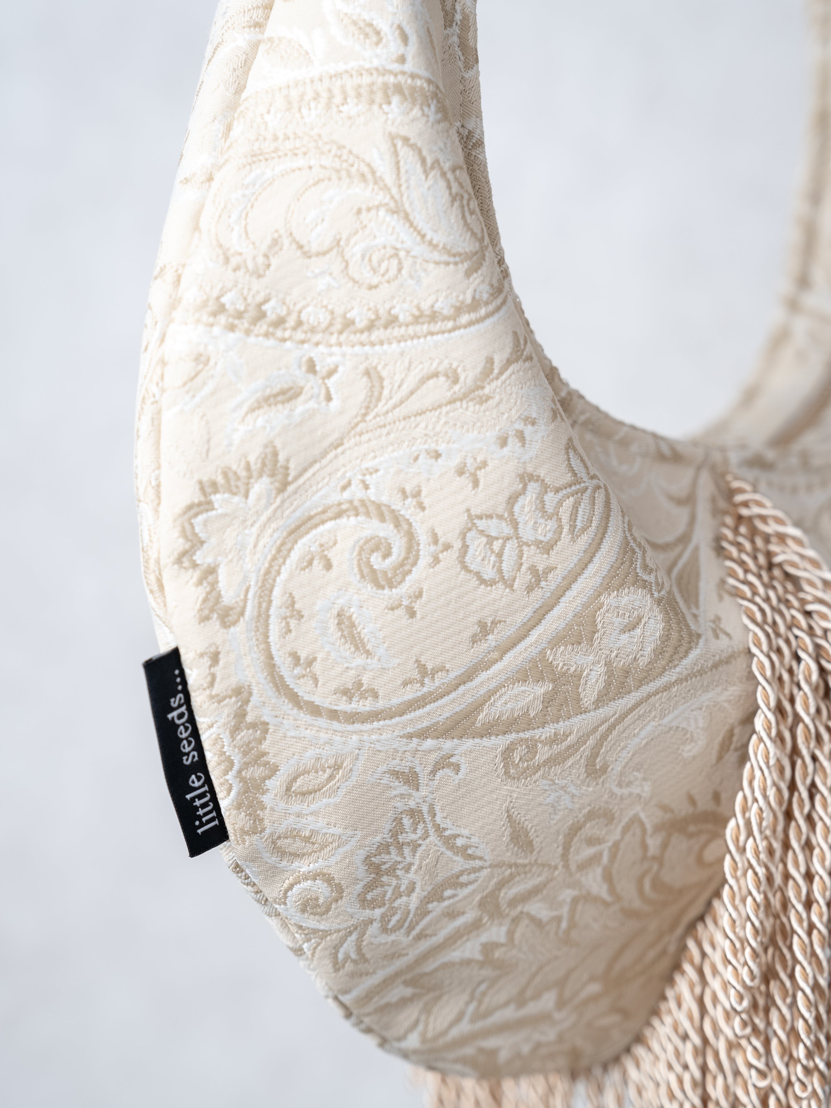 Half Moon -ハーフムーン- – little seeds